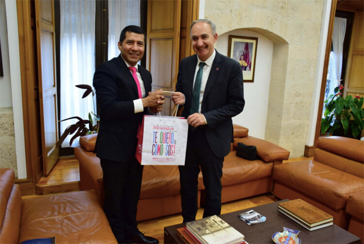 embajador-nicaragua-universidad-valladolid-